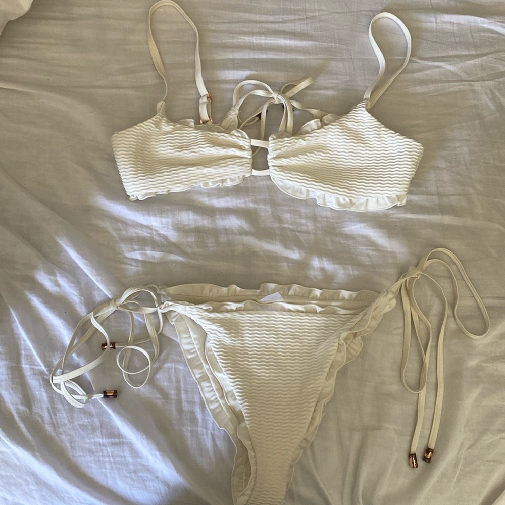 Cream Ruffle Texture Tie Bikini